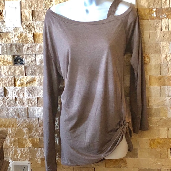 ❤️SOLD❤️Joy long sleeve top - Picture 2 of 3